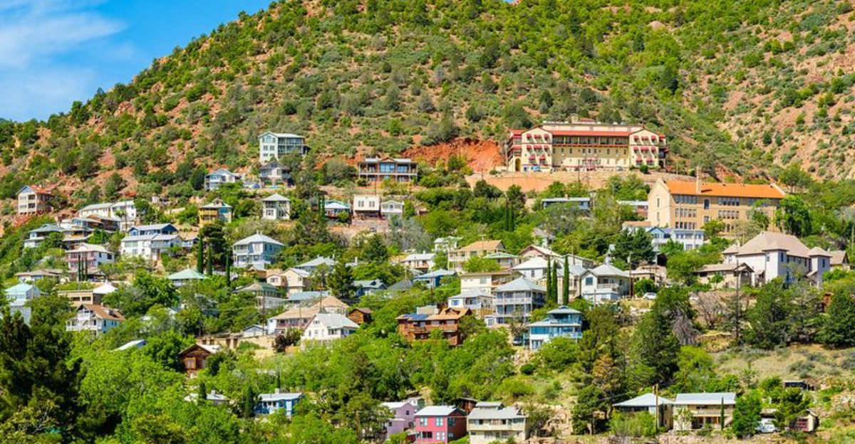 アリゾナ州の豪華なグランピングリトリート、ティニカンプ近くの15の必見スポット