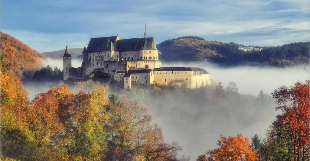 ヨーロッパの25のおとぎ話の城は、実際に中に足を踏み入れることができます