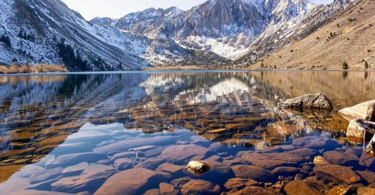 私がいつでもタホを選ぶ8つの湖のようなカリフォルニアの町