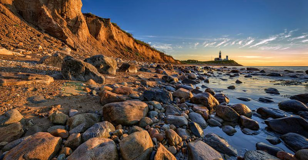13米国のリラックスした沿岸の町は、時間が遅くなり、2が平らになった2つ