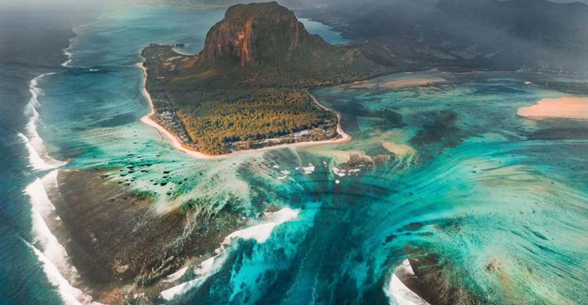 完璧なビーチとクリスタル水を備えた16のバケットリスト島