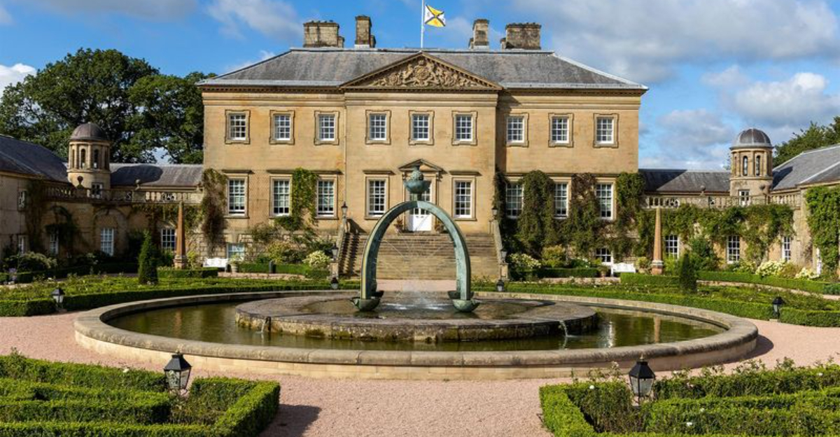 イギリスの王室が所有する22の壮大な王室の住居