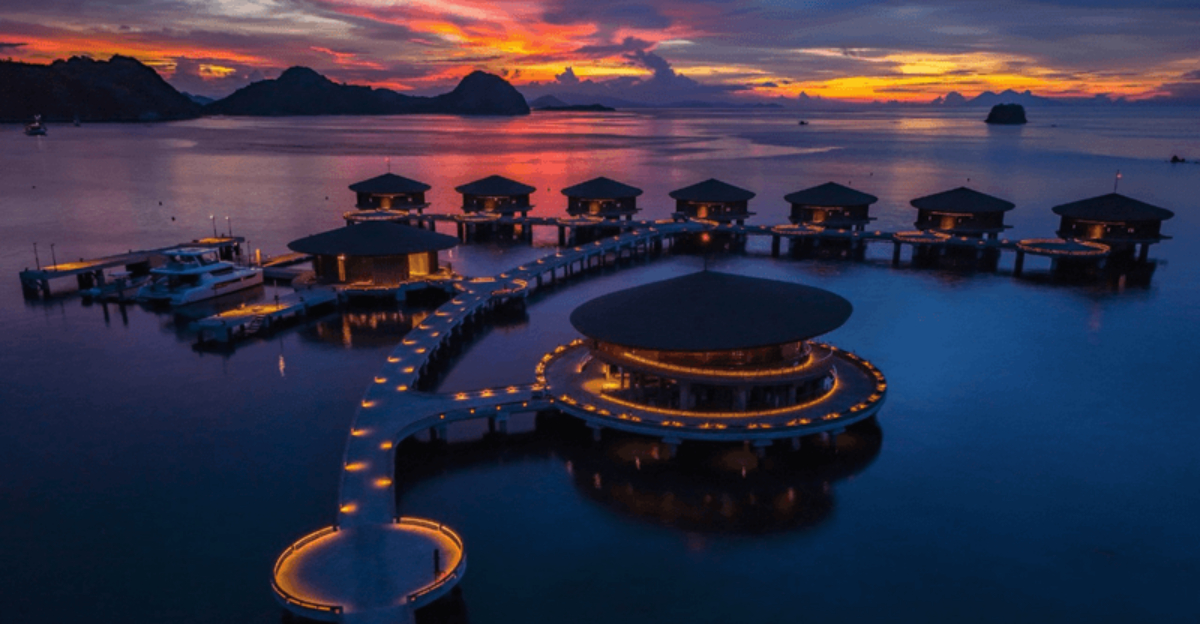 32壮大な水上バンガローが世界中を訪れます