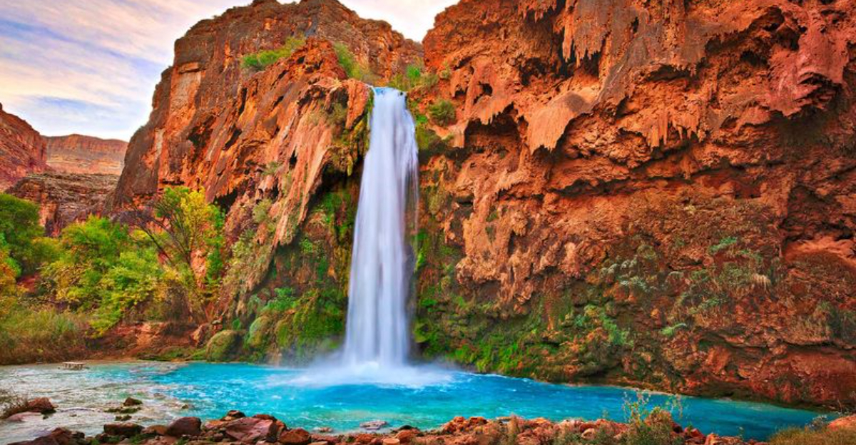 アリゾナの20の自然な驚異を発見してください：自然は雄大な風景の真の建築家です