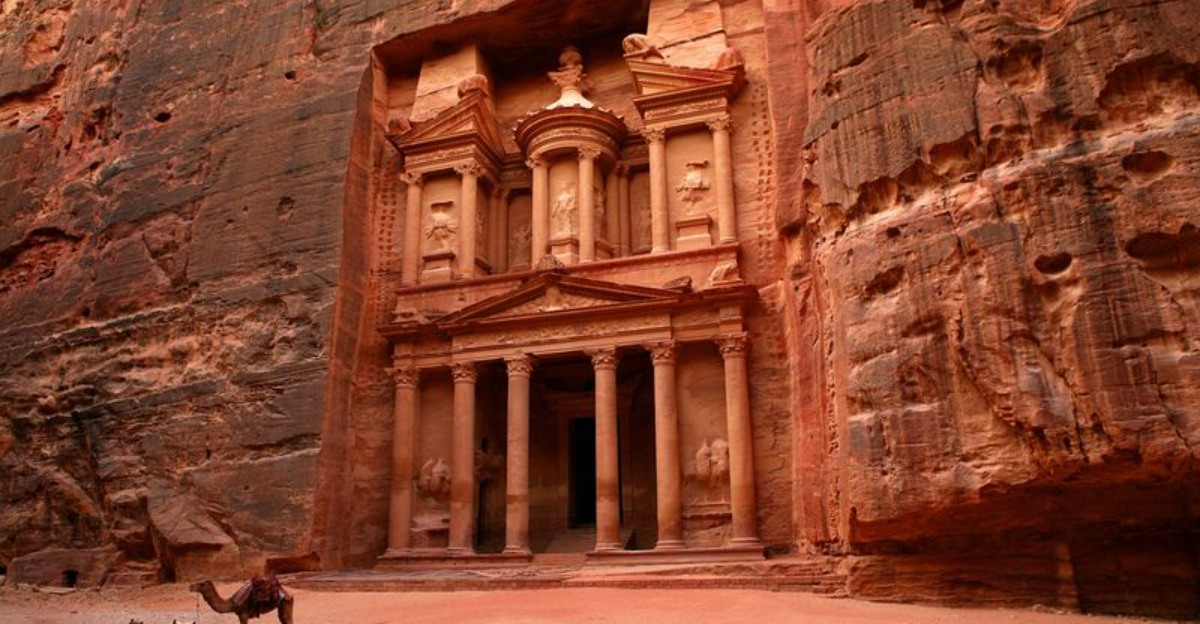 人々が実際に住んでいた印象的な地下の町