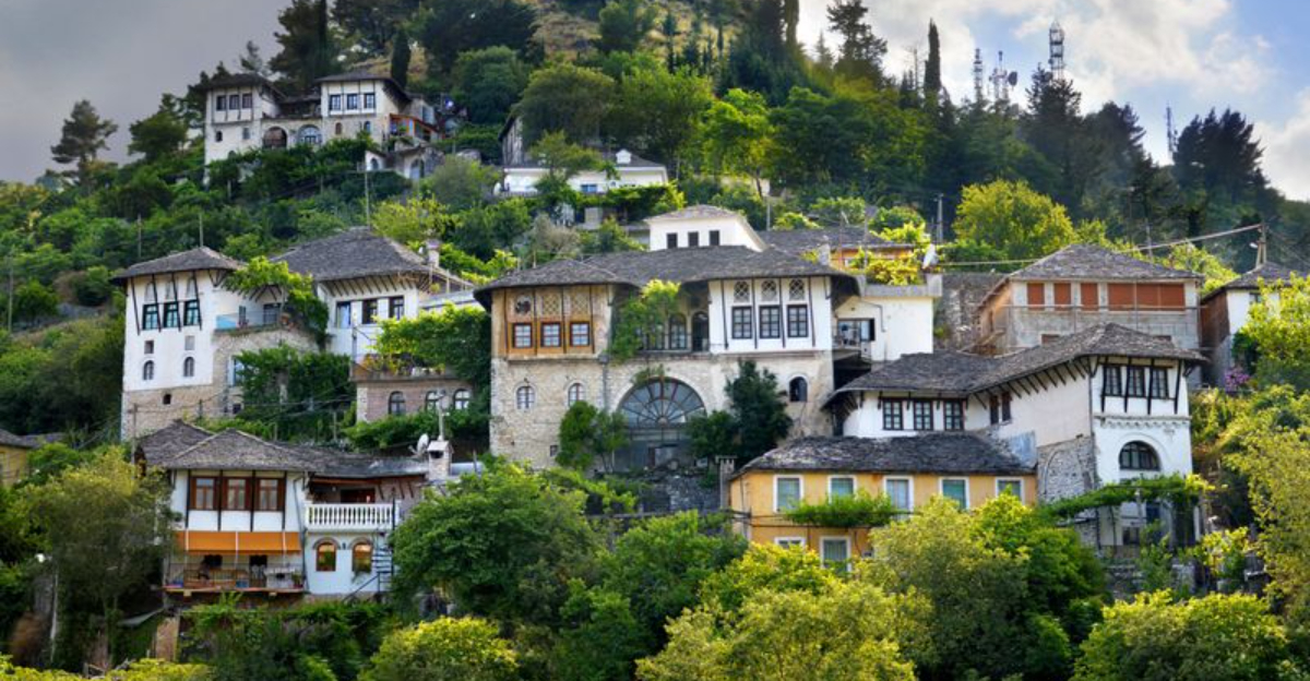 私はヨーロッパを旅しました12の場所を避け、代わりにあなたが見るべき11の隠された宝石を旅行しました