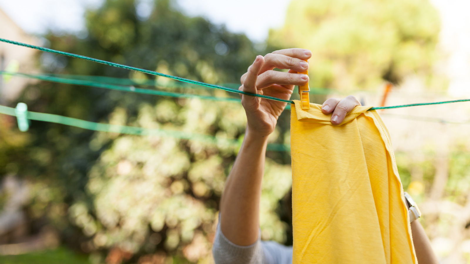 DIYランドリールームの定番を備えたトレンディな木製プランター