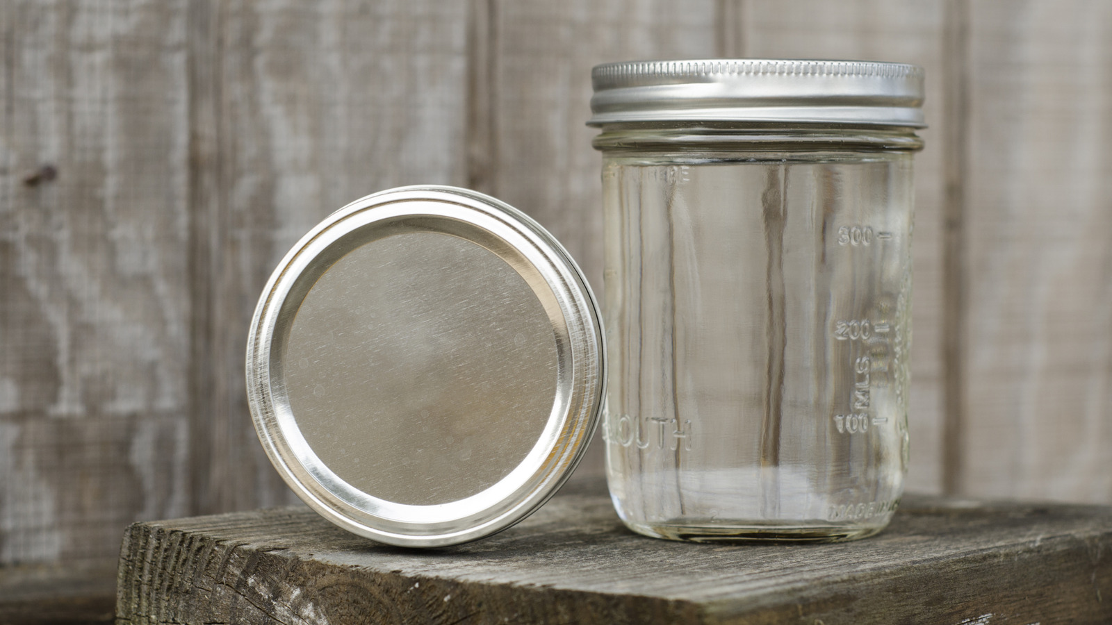 メイソンのふたを再利用することであなたの庭の風のチャイム