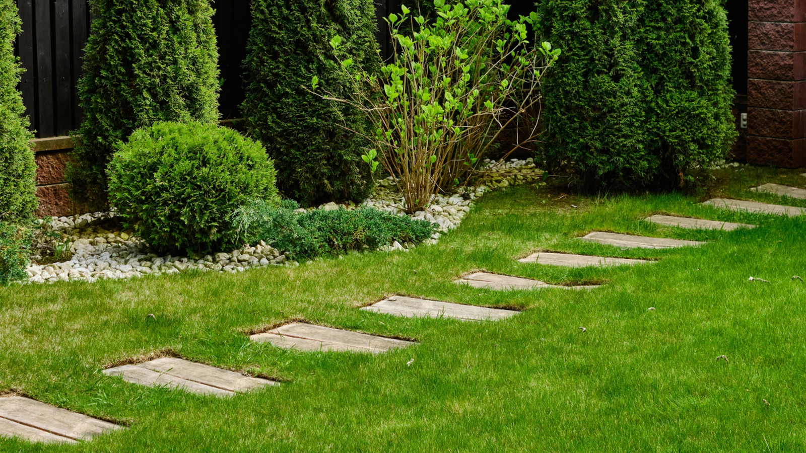 ビンテージキッチンを備えたあなたの庭の道のためのDIYステッピングストーン