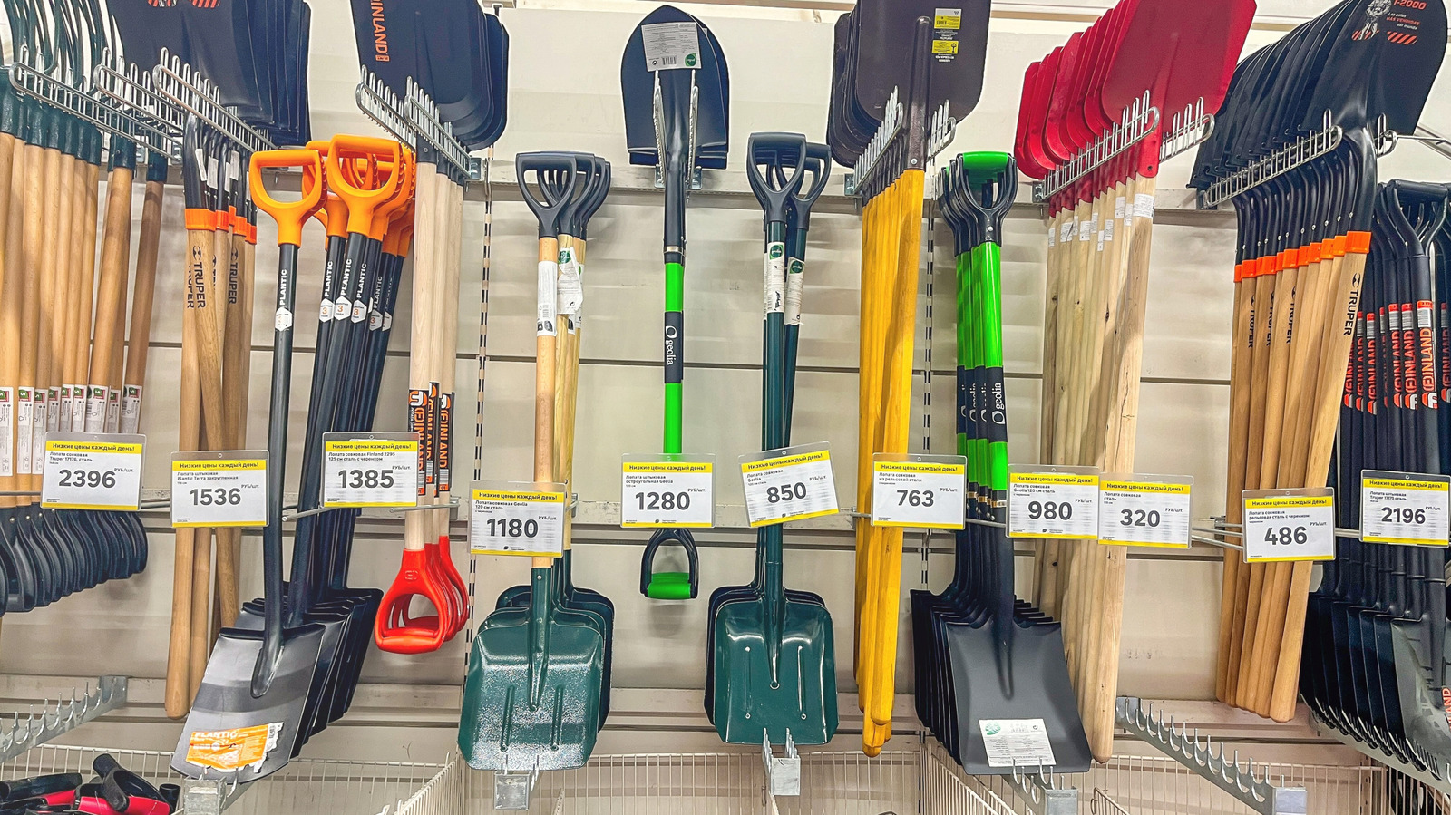 あなたの家の砂利プロジェクトに最適なシャベルを決定する方法