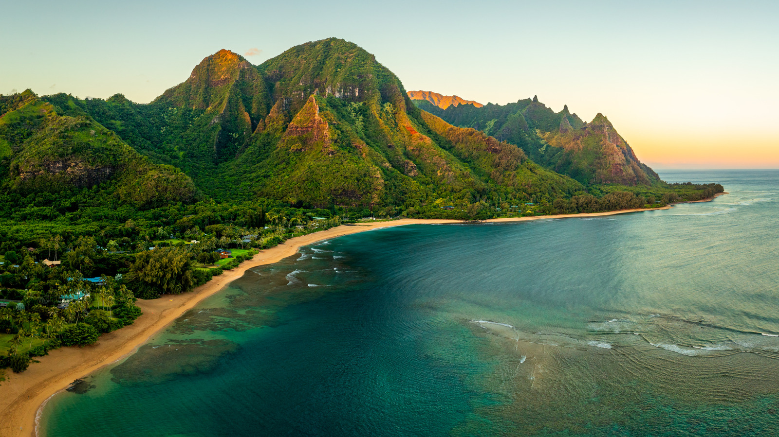 カウアイの訪問されていない島には、最も危険な登山の1つがあります
