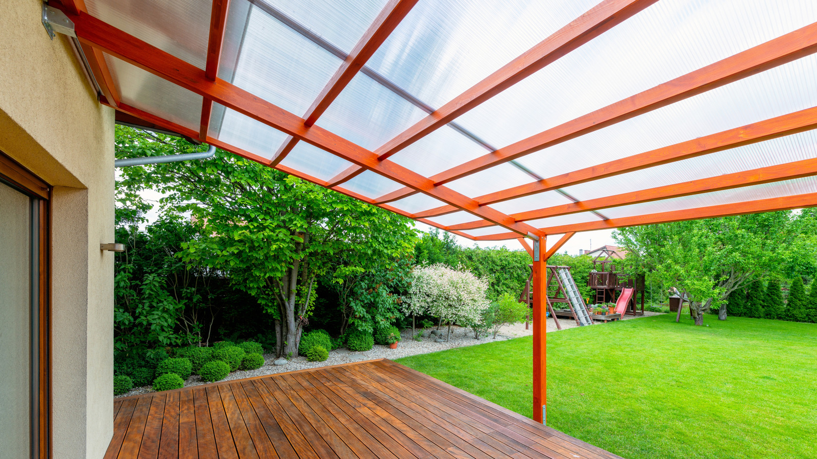 もう少し開いた空を見ることができるパティオカバーオプション