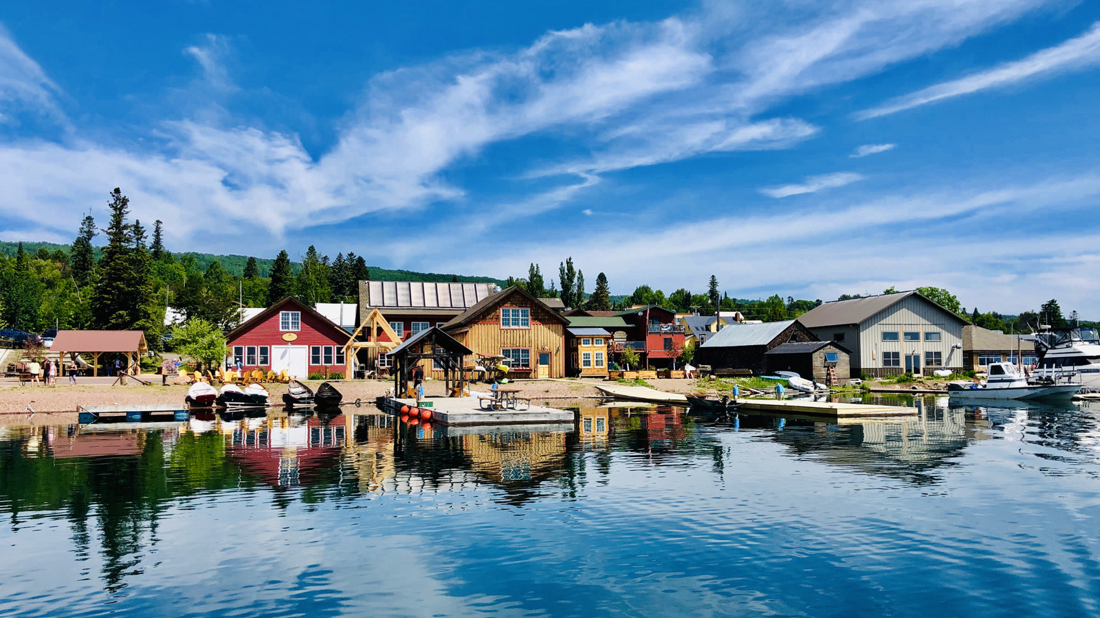 このミネソタ湖の町は、自然を愛するクリエイティブタイプに最適な逃走です