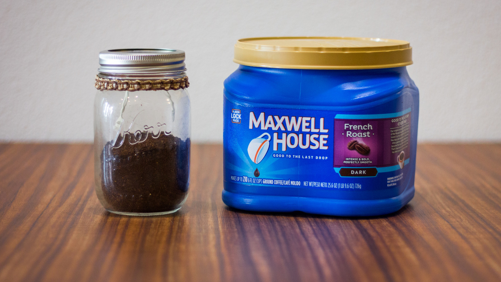 愛らしいDIYバードハウスのためにあなたの空のコーヒー容器をアップサイクル