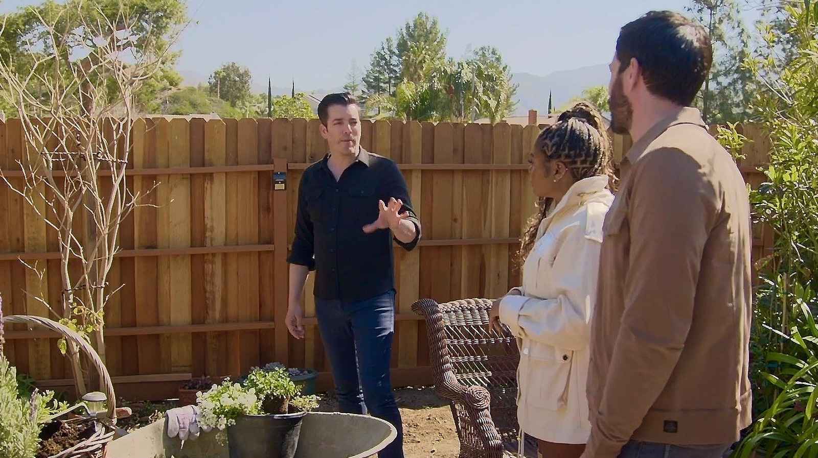 HGTVのプロパティブラザーズからこの巧妙なアイデアでフェンスをアップグレードする