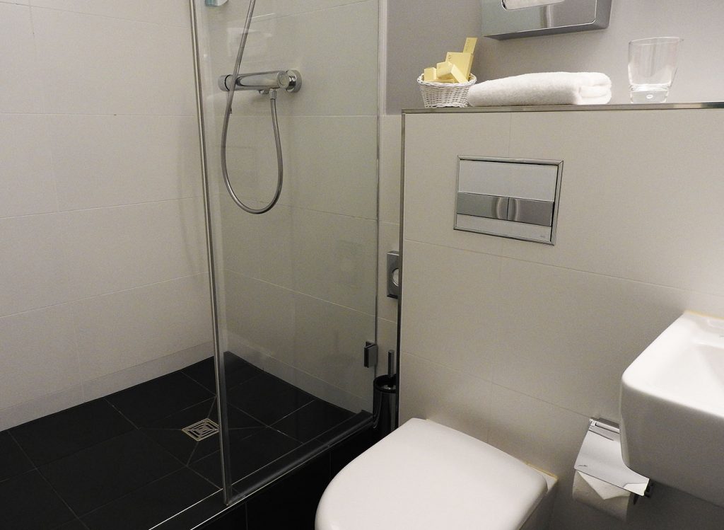 Hotel 38 Berlin Bathroom
