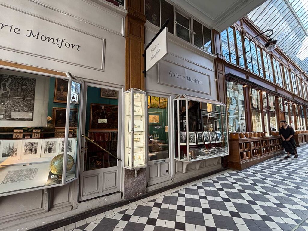 Galerie Monfort in Passage Jouffroy Paris